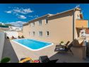Apartementen Lux 1 - heated pool: A1(4), A4(4) Marina - Riviera Trogir  - zwembad (huis en omgeving)
