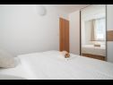 Apartementen Lux 2 - heated pool: A2(4+2), A3(4+2) Marina - Riviera Trogir  - Appartement - A2(4+2): slaapkamer