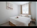 Apartementen Lux 2 - heated pool: A2(4+2), A3(4+2) Marina - Riviera Trogir  - Appartement - A2(4+2): slaapkamer