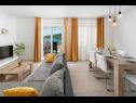 Apartementen Lux 2 - heated pool: A2(4+2), A3(4+2) Marina - Riviera Trogir  - Appartement - A2(4+2): eetkamer