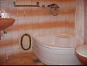 Apartementen Ante - 60m from the sea: A1(2+3), A2(2+2), A4(6+2) Seget Donji - Riviera Trogir  - Appartement - A1(2+3): badkamer met toilet