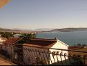 Apartementen Ante - 60m from the sea: A1(2+3), A2(2+2), A4(6+2) Seget Donji - Riviera Trogir  - Appartement - A4(6+2): uitzicht vanaf terras