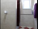Apartementen Milka - 100m from the sea A1(4), A2(2+1) Seget Donji - Riviera Trogir  - Appartement - A1(4): badkamer met toilet