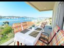 Apartementen Iva - great view: A1(4) Seget Donji - Riviera Trogir  - Appartement - A1(4): terras