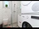 Apartementen Iva - great view: A1(4) Seget Donji - Riviera Trogir  - Appartement - A1(4): badkamer met toilet