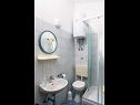Apartementen VV A1(2+1), A2(5), A3(7) Seget Vranjica - Riviera Trogir  - Appartement - A1(2+1): badkamer met toilet