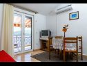 Apartementen VV A1(2+1), A2(5), A3(7) Seget Vranjica - Riviera Trogir  - Appartement - A2(5): woonkamer