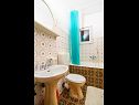 Apartementen VV A1(2+1), A2(5), A3(7) Seget Vranjica - Riviera Trogir  - Appartement - A3(7): badkamer met toilet