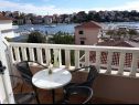 Apartementen Vesna - 40 m from pebble beach: A1(4+1), A2(4), A3(4+1) Seget Vranjica - Riviera Trogir  - Appartement - A2(4): terras