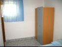 Apartementen Rose - 30 m from the beach: A1(2+1), A2(2+1), A3(2+1), A4(2+1), A5(2+1) Seget Vranjica - Riviera Trogir  - Appartement - A4(2+1): slaapkamer