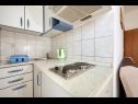 Apartementen Mare - 30 m from pebble beach: SA1(2), SA2(2), A3(4), A4(4), A5(8) Seget Vranjica - Riviera Trogir  - Appartement - A3(4): keuken