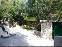 Vakantiehuizen Ivica1- great location next to the sea H(4+1) Sevid - Riviera Trogir  - Kroatië  - gezamelijke terras (huis en omgeving)