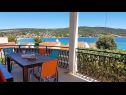 Vakantiehuizen Rosita - 50 m from sea: H(4) Sevid - Riviera Trogir  - Kroatië  - H(4): terras