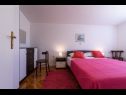 Apartementen Stipe - 25m from the sea: A1(4+1) Sevid - Riviera Trogir  - Appartement - A1(4+1): slaapkamer