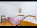 Apartementen Bosiljka - by the sea: A1(5), A2(5), SA3(2) Sevid - Riviera Trogir  - Appartement - A2(5): slaapkamer