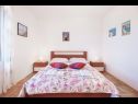Apartementen Tomi - with large terrace (60m2): A1(4) Trogir - Riviera Trogir  - Appartement - A1(4): slaapkamer
