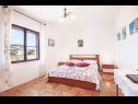 Apartementen Tomi - with large terrace (60m2): A1(4) Trogir - Riviera Trogir  - Appartement - A1(4): slaapkamer