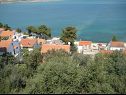 Apartementen Petar - great location close to the sea: A1 Donji (4+2), A2 Gornji (4+2) Trogir - Riviera Trogir  - uitzicht (huis en omgeving)