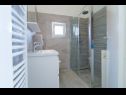 Apartementen Petar - great location close to the sea: A1 Donji (4+2), A2 Gornji (4+2) Trogir - Riviera Trogir  - Appartement - A2 Gornji (4+2): badkamer met toilet