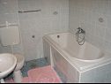 Apartementen Tone - spacious and comfortable: A1 zuti(5+2), A2 plavi(5+2) Trogir - Riviera Trogir  - Appartement - A1 zuti(5+2): badkamer met toilet