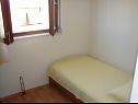 Apartementen Tone - spacious and comfortable: A1 zuti(5+2), A2 plavi(5+2) Trogir - Riviera Trogir  - Appartement - A1 zuti(5+2): slaapkamer