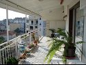Apartementen Tone - spacious and comfortable: A1 zuti(5+2), A2 plavi(5+2) Trogir - Riviera Trogir  - Appartement - A2 plavi(5+2): overdekt terras