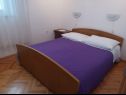 Apartementen Marija - 10m from beach: A1(4+1), A2(6), A3(6+2) Trogir - Riviera Trogir  - Appartement - A1(4+1): slaapkamer