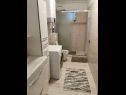 Apartementen Marija - 10m from beach: A1(4+1), A2(6), A3(6+2) Trogir - Riviera Trogir  - Appartement - A1(4+1): badkamer met toilet