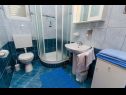 Apartementen Iva - 150m from the beach: A1(4), A3(3), SA2(2) Trogir - Riviera Trogir  - Appartement - A1(4): badkamer met toilet