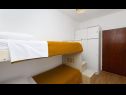 Apartementen Bepoto- family apartment with terrace A1(4+1) Trogir - Riviera Trogir  - Appartement - A1(4+1): slaapkamer