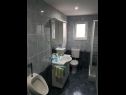 Apartementen Tomi - with beautiful view: A1(4+1) Trogir - Riviera Trogir  - Appartement - A1(4+1): badkamer met toilet