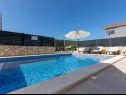 Vakantiehuizen More - garden shower: H(10+2) Vinisce - Riviera Trogir  - Kroatië  - zwembad
