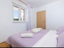 Vakantiehuizen More - garden shower: H(10+2) Vinisce - Riviera Trogir  - Kroatië  - H(10+2): slaapkamer