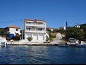 Apartementen Miranda - quiet & next to the sea: A1(2+2), A2(2+2), A3(2+1), A4(2+1) Vinisce - Riviera Trogir  - huis