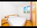Apartementen A1(2+2), A2(2+1) Vinisce - Riviera Trogir  - Appartement - A1(2+2): slaapkamer