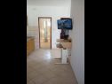 Apartementen Slaven - 50 m from beach: A1(4+2), A2(2+1), A3(4+1) Vinisce - Riviera Trogir  - Appartement - A3(4+1): woonkamer