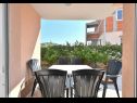 Apartementen Josi - 150 m from sea: A1(4+1), A2(4+1), A4(4+1) Vinisce - Riviera Trogir  - Appartement - A2(4+1): terras