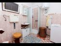 Apartementen Jere - 30 m from beach: A1(4+1), A2(2+1) Vinisce - Riviera Trogir  - Appartement - A1(4+1): badkamer met toilet