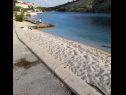 Apartementen Josip - 5 m from beach: A1(6) Vinisce - Riviera Trogir  - strand