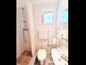 Vakantiehuizen Dinko - 20 m from sea: H(4+1) Vinisce - Riviera Trogir  - Kroatië  - H(4+1): badkamer met toilet