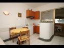 Apartementen Kostarina A1(2+1), A2(2+1), A3(2+1) Preko - Eiland Ugljan  - Appartement - A1(2+1): keuken en eetkamer