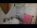 Apartementen Fuzu - 50 m from sea: A2(2+1), SA3(2) Bibinje - Riviera Zadar  - Studio-appartment - SA3(2): badkamer met toilet
