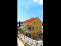 Apartementen Sandra - 150 meters from the beach A1 (6+2), A2 (3+2), A3 (2+2) Crna Punta - Riviera Zadar  - huis