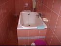 Apartementen Dusko - free parking A1(2+2) Gornji Karin - Riviera Zadar  - Appartement - A1(2+2): badkamer met toilet