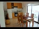 Apartementen Davor - 20m from sea : A1(2+2), A2(2+2), A3(6) Mali Iz (Eiland Iz) - Riviera Zadar  - Appartement - A2(2+2): keuken en eetkamer