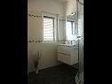 Apartementen Davor - 20m from sea : A1(2+2), A2(2+2), A3(6) Mali Iz (Eiland Iz) - Riviera Zadar  - Appartement - A3(6): badkamer met toilet