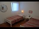 Apartementen Davor - 20m from sea : A1(2+2), A2(2+2), A3(6) Mali Iz (Eiland Iz) - Riviera Zadar  - Appartement - A3(6): slaapkamer
