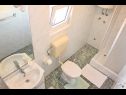 Apartementen Remi - 300 m from sea: A1(4+2), A2(2+2), A3(2+2) Nin - Riviera Zadar  - Appartement - A2(2+2): badkamer met toilet