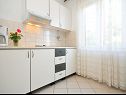 Apartementen Mirko - 100m from the sea: A2(9) Nin - Riviera Zadar  - Appartement - A2(9): keuken