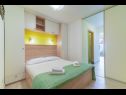Apartementen Bosko - 30m from the sea with parking: A1(2+1), SA2(2), A3(2+1), A4(4+1) Nin - Riviera Zadar  - Appartement - A1(2+1): slaapkamer